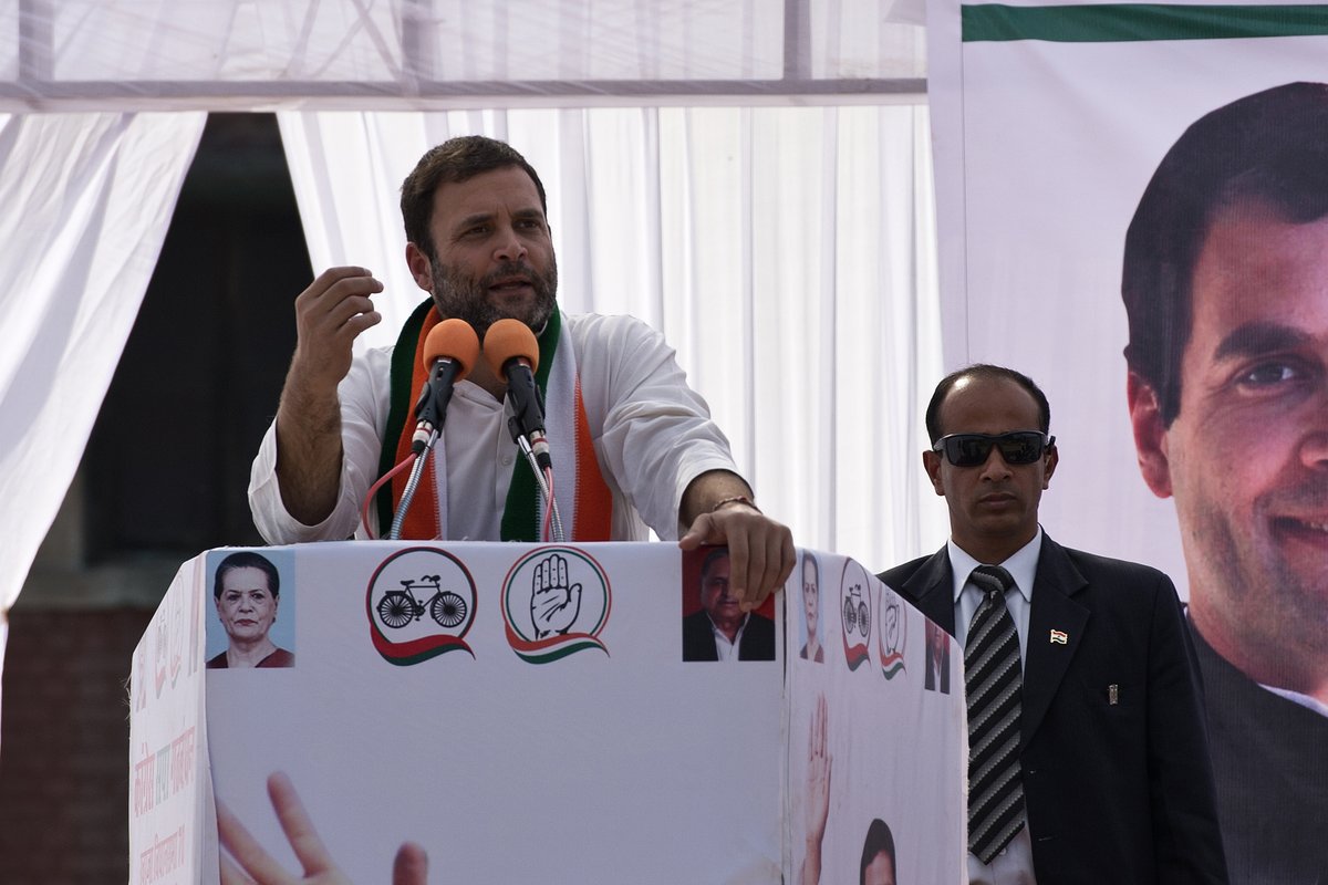 Rahul Gandhi addressing a rally 