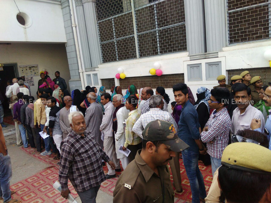 Long queue outside the poll station in Amazgarh, Uttar Pradesh 