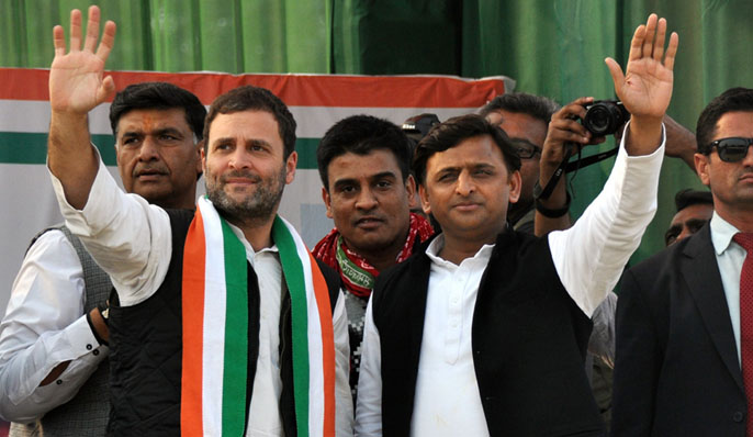 Congress Vice President Rahul Gandhi with Former UP CM Akhilesh Yadav 