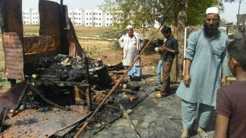 Meat and fish shops were set a fire in Hathras, Uttar Pradesh 