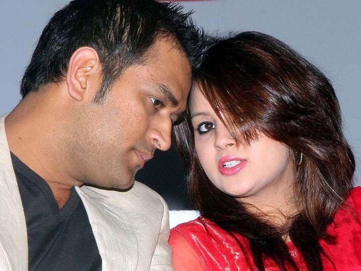 MS Dhoni with his wife Sakshi (File Photo)