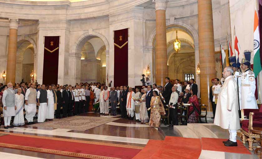 President Mukherjee presented Padma Vibhushan, Padma Bhushan and Padma Shri awards at Rashtrapati Bhavan 