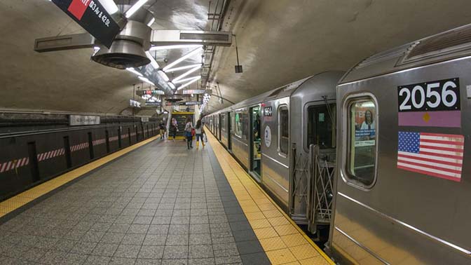  New York metro station