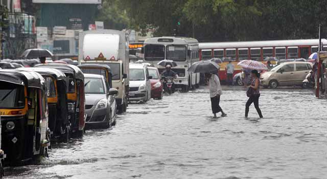 Rain showers in Mumbai