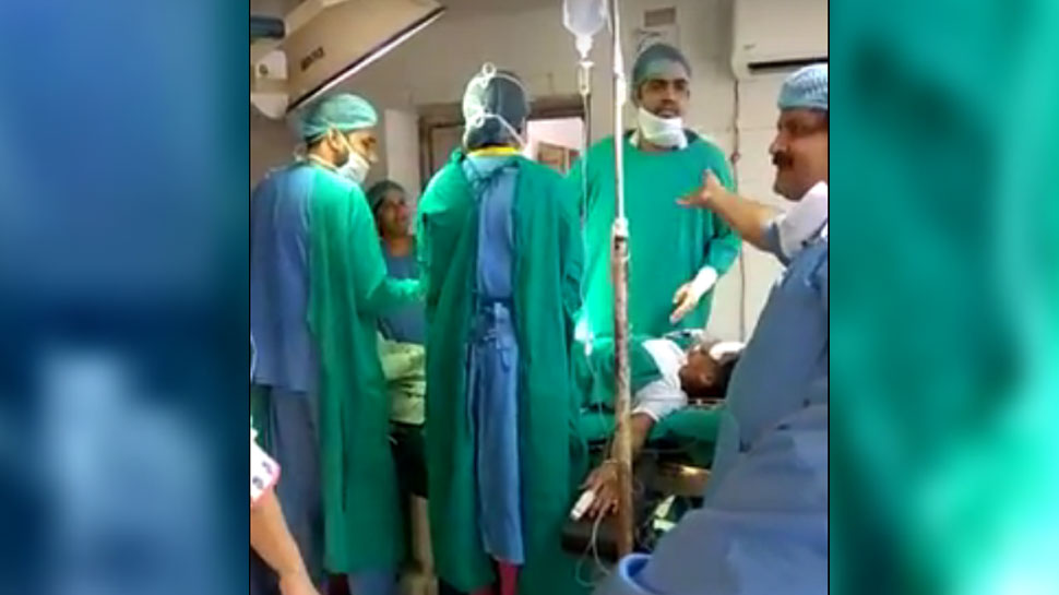  Two doctors got into a verbal spat while operating on a pregnant woman