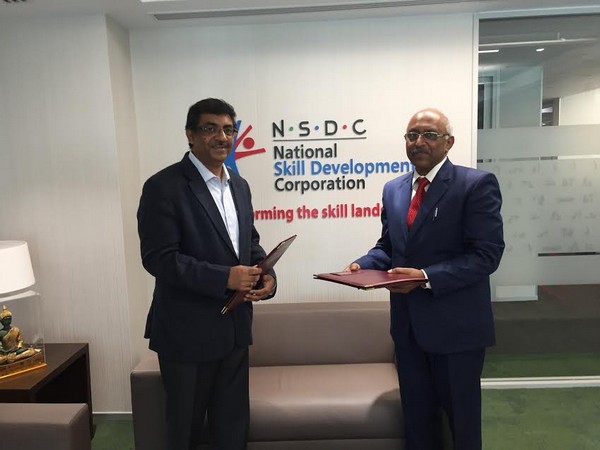 Manish Kumar (NSDC CEO) and Abhay Aggarwal ( Secretary General PIOCCI)