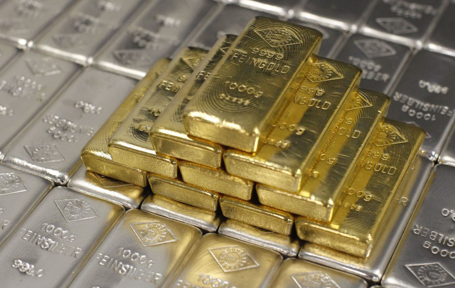  Silver prices went down by Rs 200 to Rs 39,400 per kg at the bullion market (File Photo)