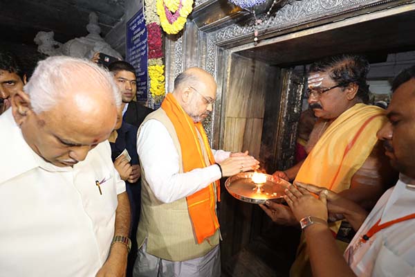 BJP president Amit Shah visits Kote Sri Anjaneya Swamy temple in Mysuru