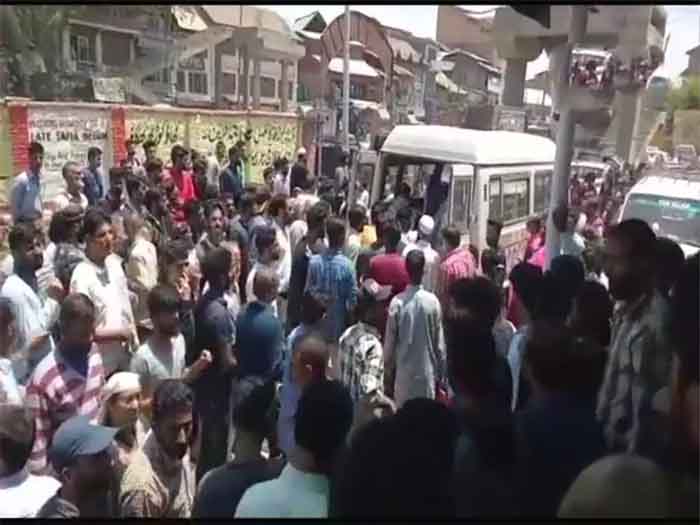Grenade attack in Kashmir's Anantnag