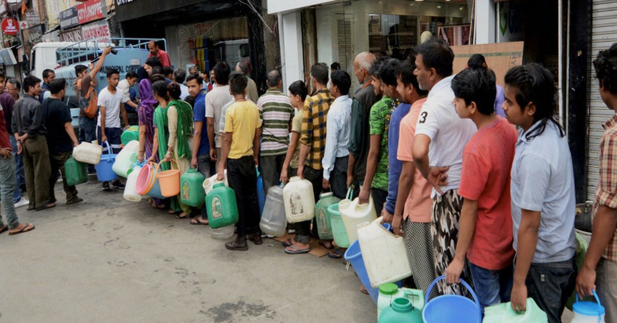 Shimla Citizen standing in queue for water 