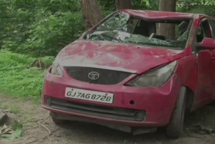 The car which meet an accident