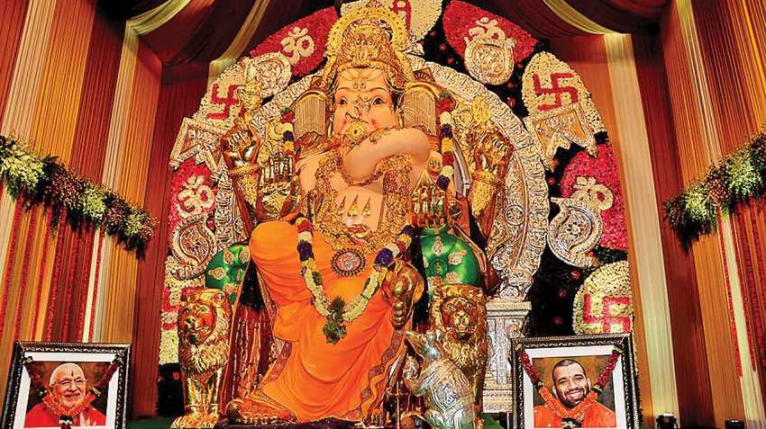 Gowd Saraswat Brahman Ganesh mandal's Ganesh idol