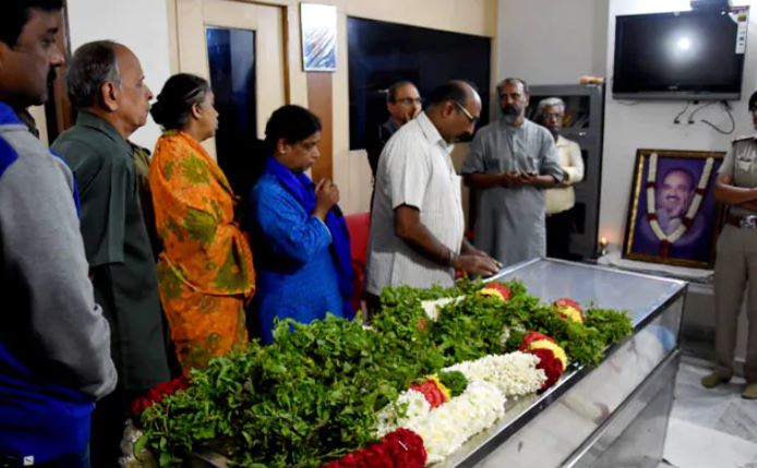 Ananth Kumar's mortal remains at his Bengaluru residency