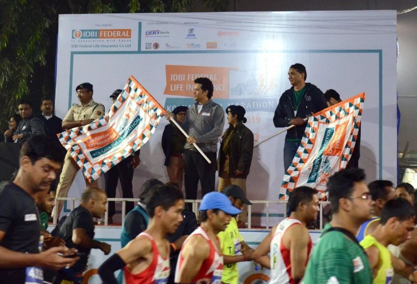 Sachin Tendulkar flagged off New Delhi Marathon at Jawaharlal Nehru Stadium