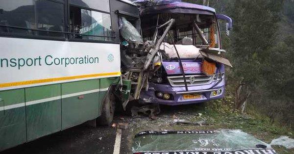Fifteen injured as two buses collide in Shimla