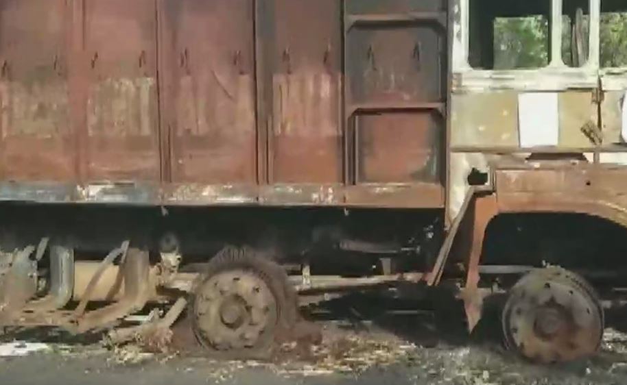 Naxals have torched a truck at a wood depot in Gadchiroli