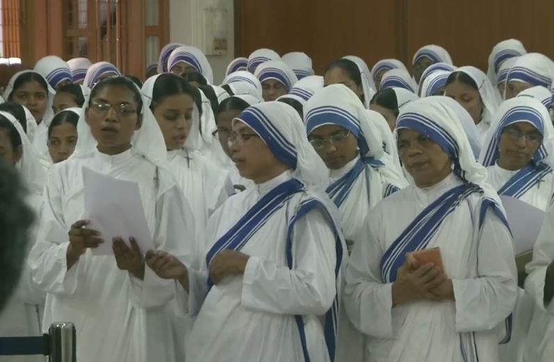 Prayers offered by nuns to pay tribute to Mother Teresa on her 22nd death anniversary