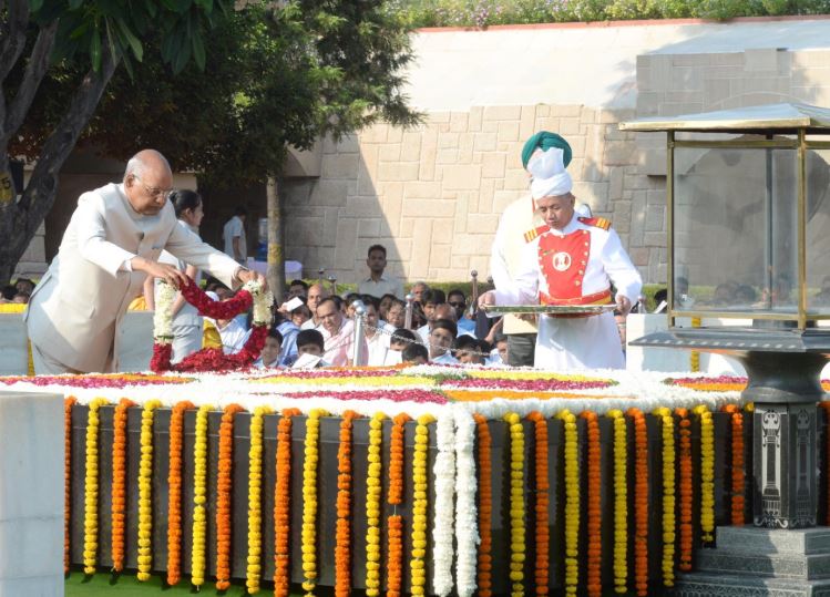 President Ram Nath Kovind pays floral tributes to Mahatma Gandhi at Rajghat