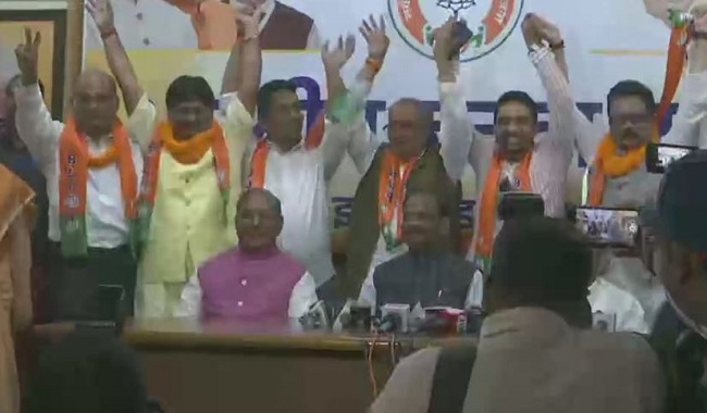 Six opposition MLAs join BJP