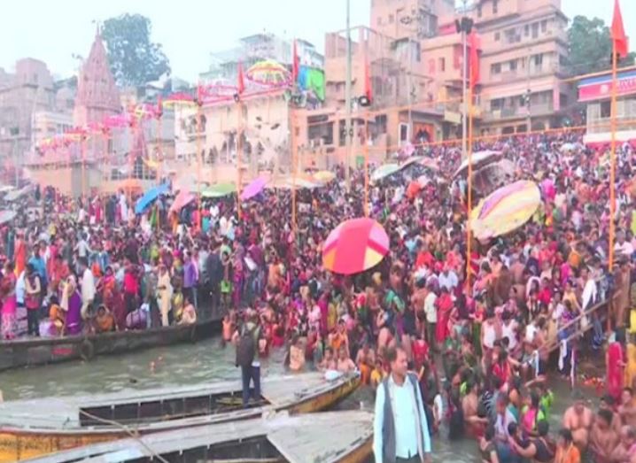 Hundreds of devotees took holy dip at Dashashwamedh Ghat on banks of river Ganga in Varanasi