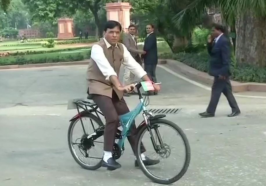 Minister of State for Chemicals and Fertilizers Mansukh Mandaviya arrived at the Parliament riding a bicycle