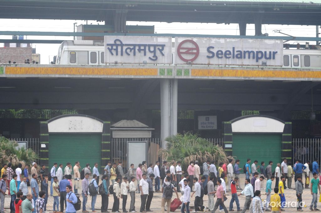 Seelampur metro station