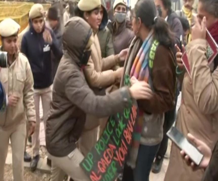 Protesters detained outside UP Bhawan