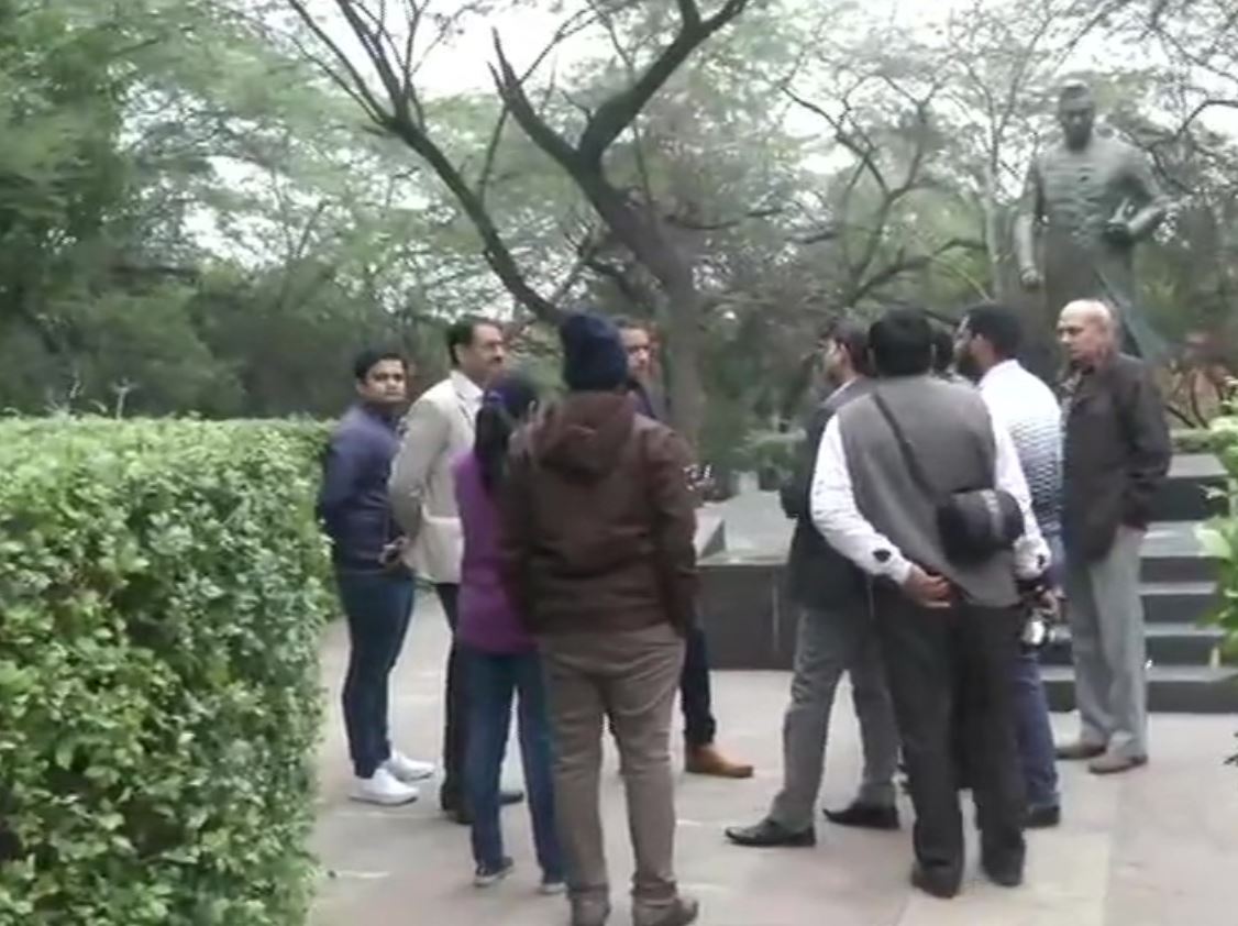 Delhi Police Crime Branch team arrives at JNU