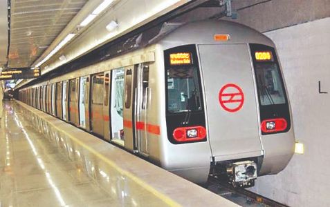 Woman jumps infront of metro train in Red line (Representational Image)