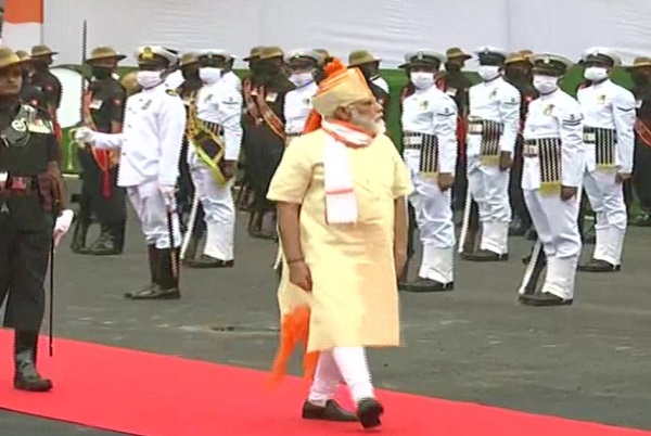 PM Narendra Modi inspects the Guard of Honour