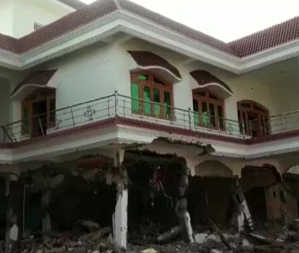 Illegal properties of history-sheeter Ajay Pal demolished