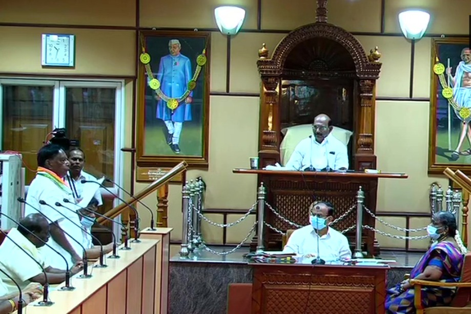 CM Narayanasamy loses confidence vote