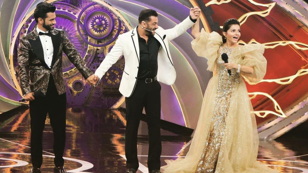 Rubina Dilaik lifts Big Boss Trophy