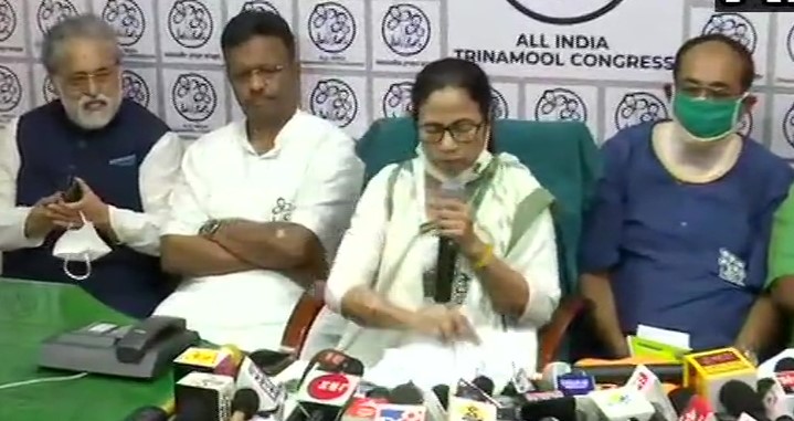 Mamata Banerjee Addressing a press conference
