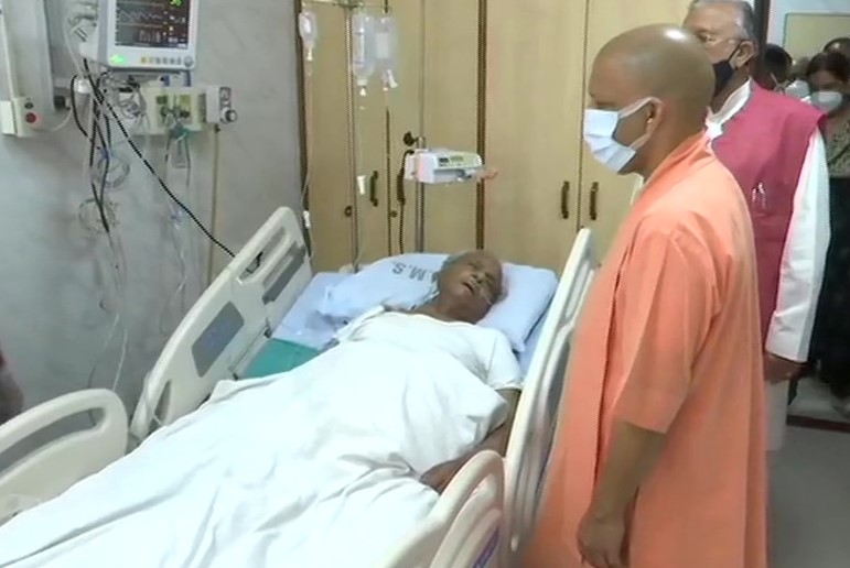 Uttar Pradesh Chief Minister Yogi Adityanath visited Lohia Hospital to take a stock of the condition of senior BJP leader Kalyan Singh