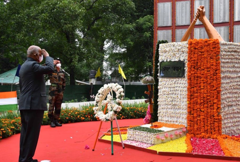 President Ram Nath Kovind on Monday paid tributes to soldiers who sacrificed their lives in defending the nation (Photo/Rashtrapati Bhavan)