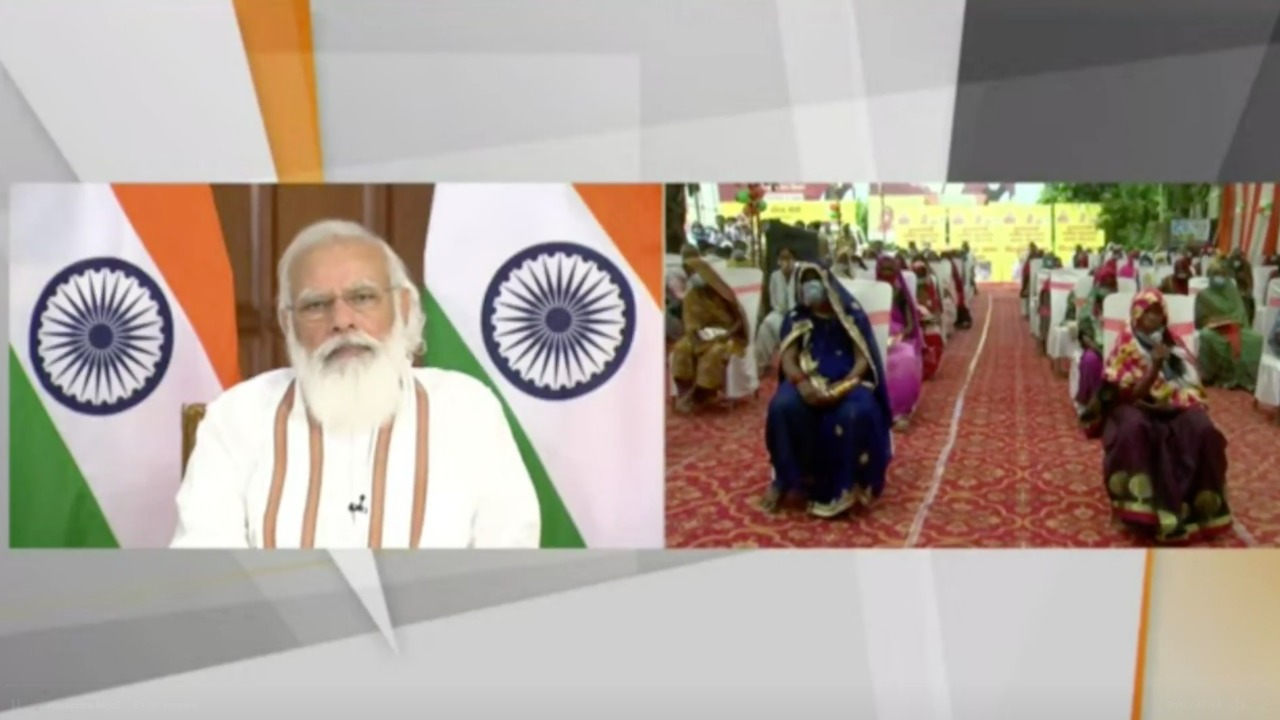 Prime Minister Narendra Modi adressing the people virtually