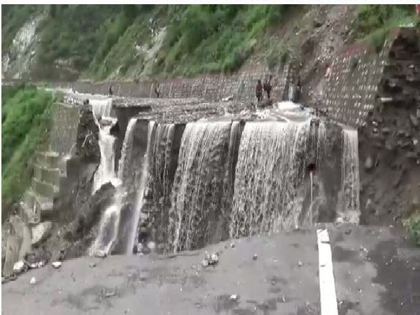 National Highways blocked in Uttarakhand's Tehri