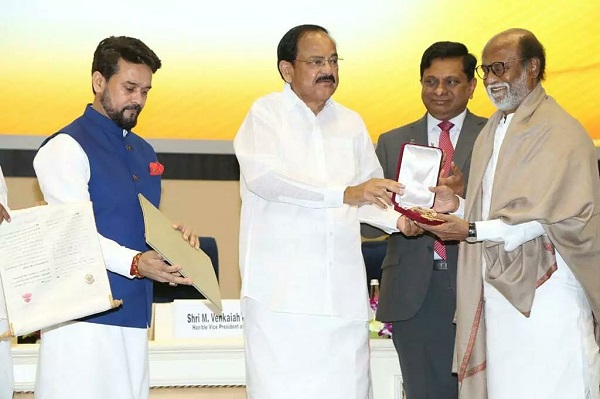 Superstar Rajinikanth receiving Dadasaheb Phalke Award