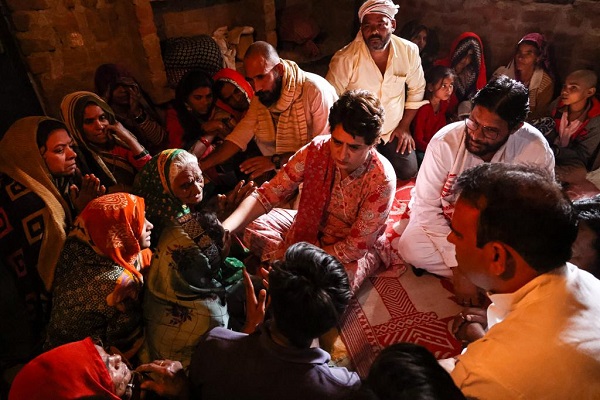 Priyanka Gandhi Vadra meet families of farmers died