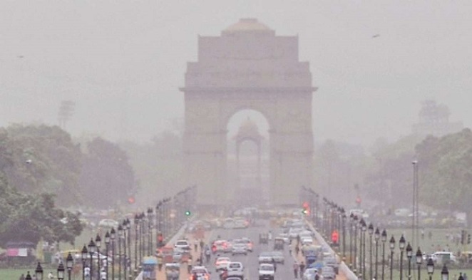 Delhi residents continued to breathe polluted air (File Photo)