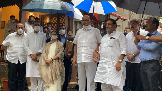 West Bengal Chief Minister Mamata Banerjee and Nationalist Congress chief Sharad Pawar