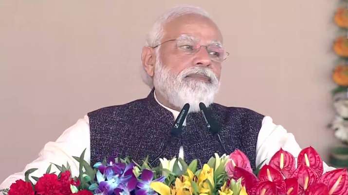 PM Modi inaugurates projects in Gorakhpur
