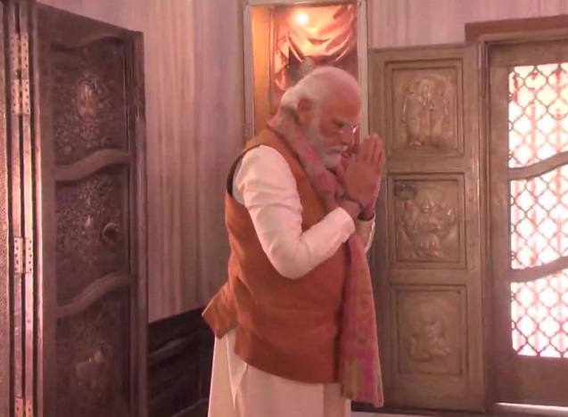 PM Modi offer prayers at Meerut's Augurnath temple