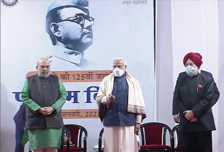 PM Modi unveils hologram statue of Netaji Subhas Chandra Bose at India Gate