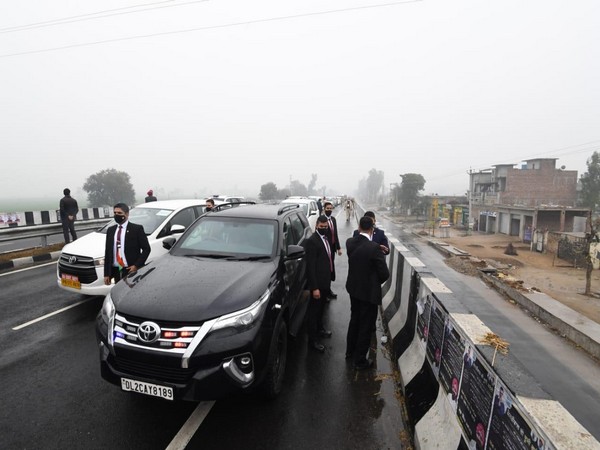 PM Modi's convoy stuck on a flyover in Punjab