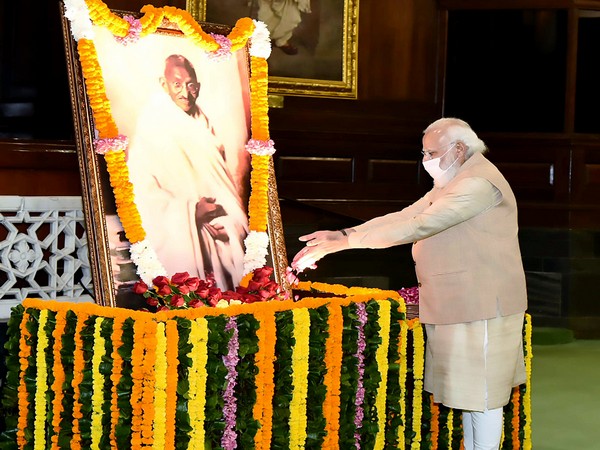 PM Modi pays tributes to Mahatma Gandhi.