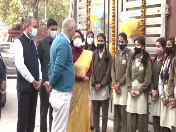 Delhi Deputy CM and Education Minister, Manish Sisodia interacts with students at Delhi' Sarvodaya Kanya Vidyalaya.