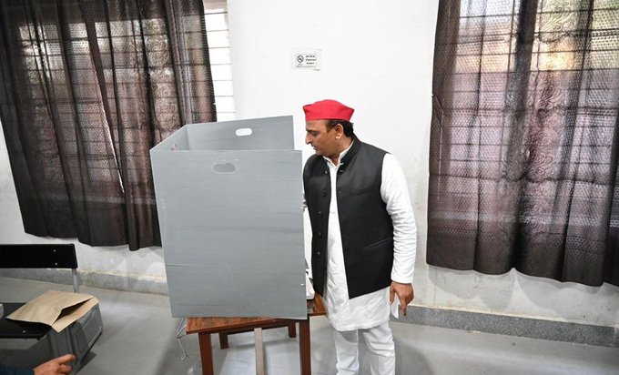 Akhilesh Yadav cast his vote at a polling booth in Jaswantnagar