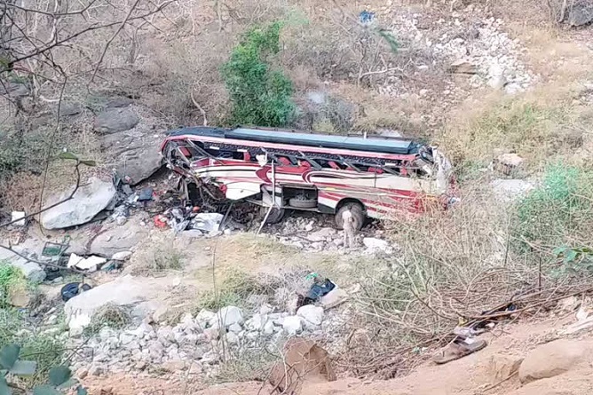 Visuals from accident site